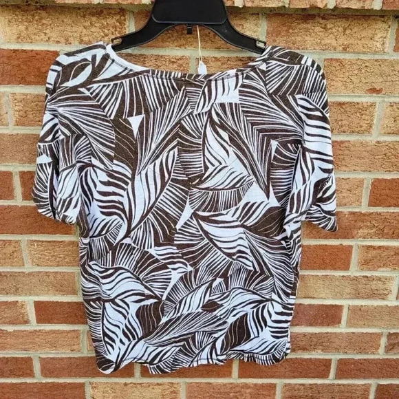 Chico's 100% Linen Shirt Women's Size Medium Brown and White Leaves - Picture 2 of 7